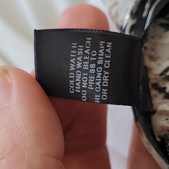 AQUA BY BLOOMINGDALE'S NUDE MULTICOLOR METALLIC BLOUSE Size M - Picture 10 of 12